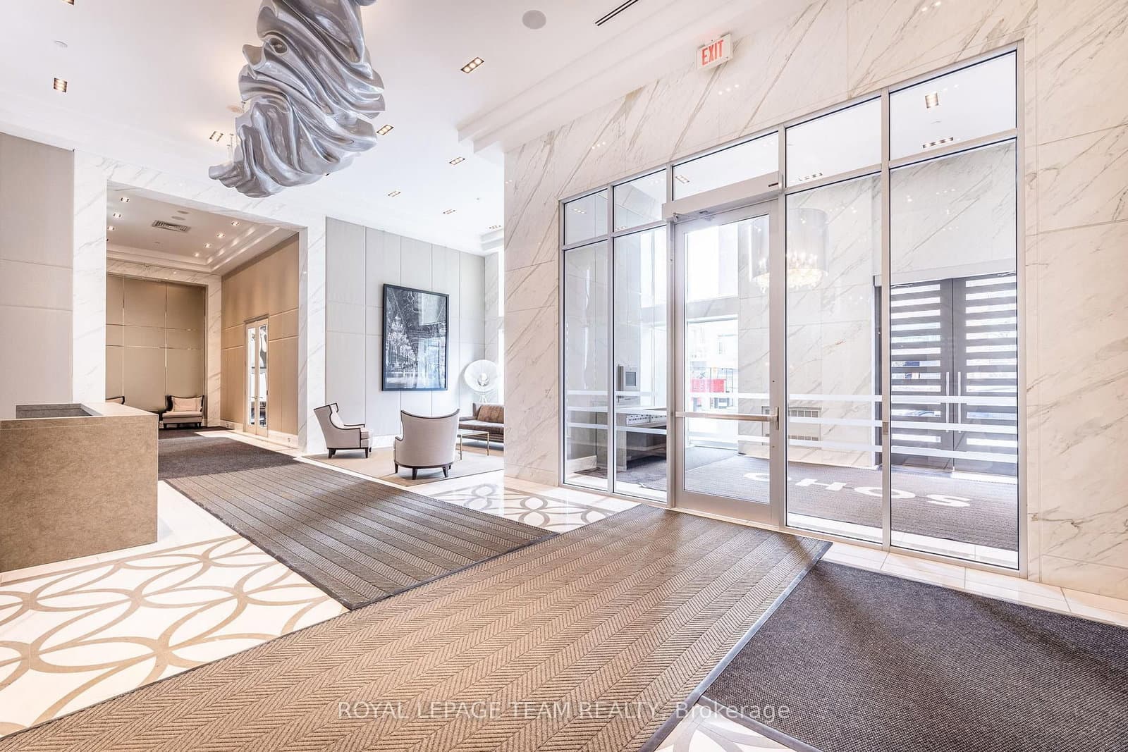 1110 - 111 Champagne Avenue, Ottawa, ON — photo 2