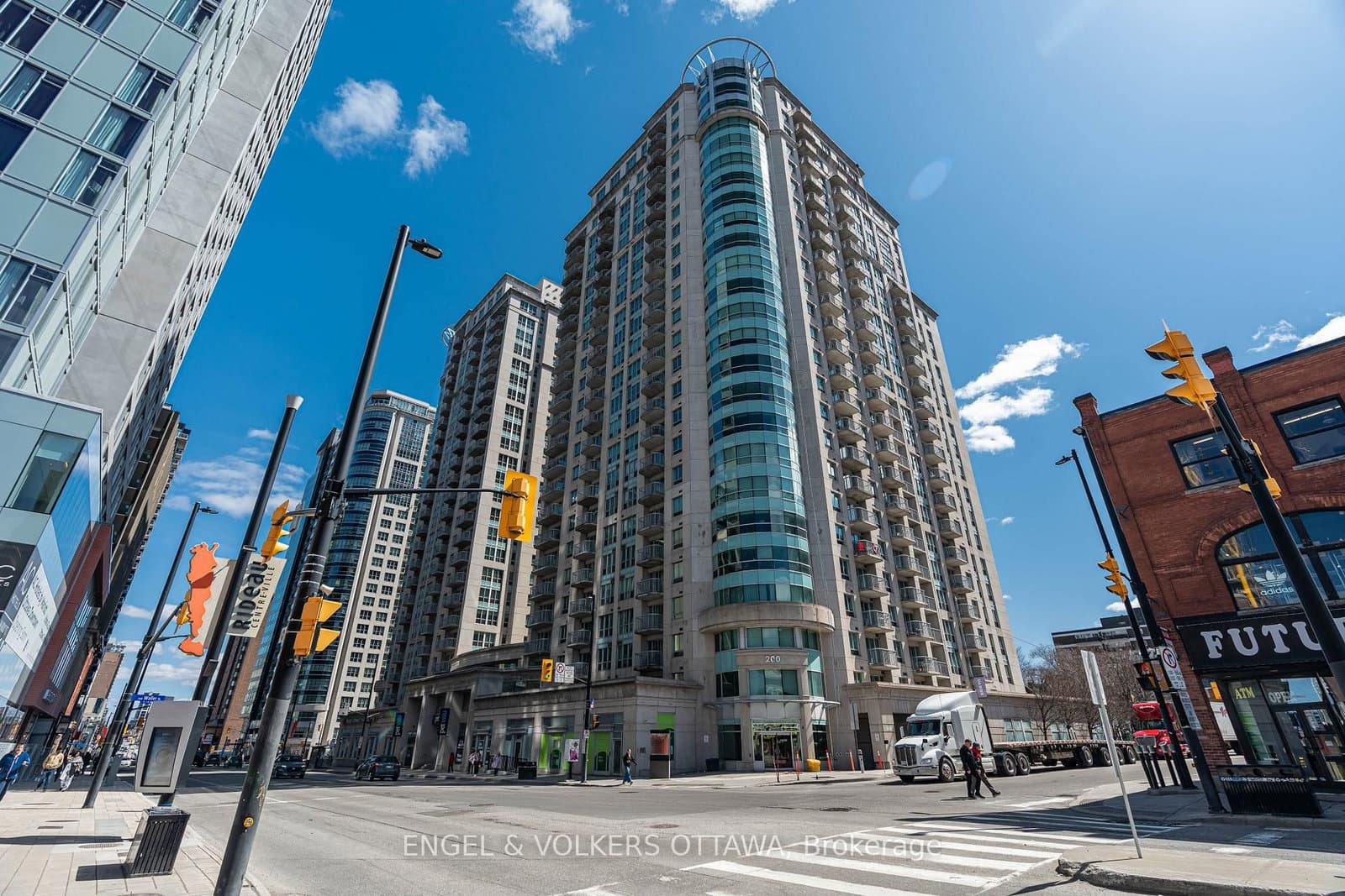 206 - 200 Rideau Street, Ottawa, ON