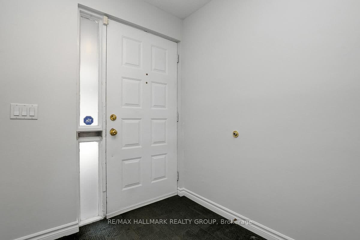 261 Bruyere Street, Ottawa, ON — photo 2