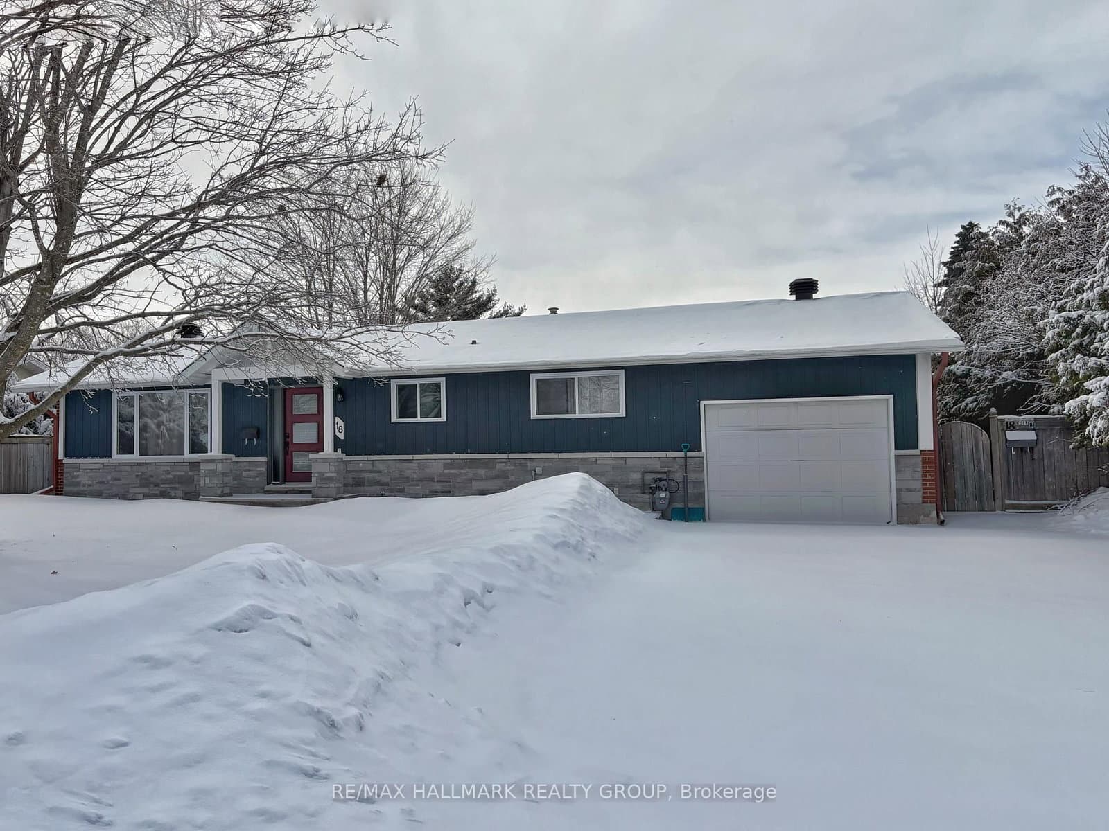 18 Forest Park Avenue, Ottawa, ON