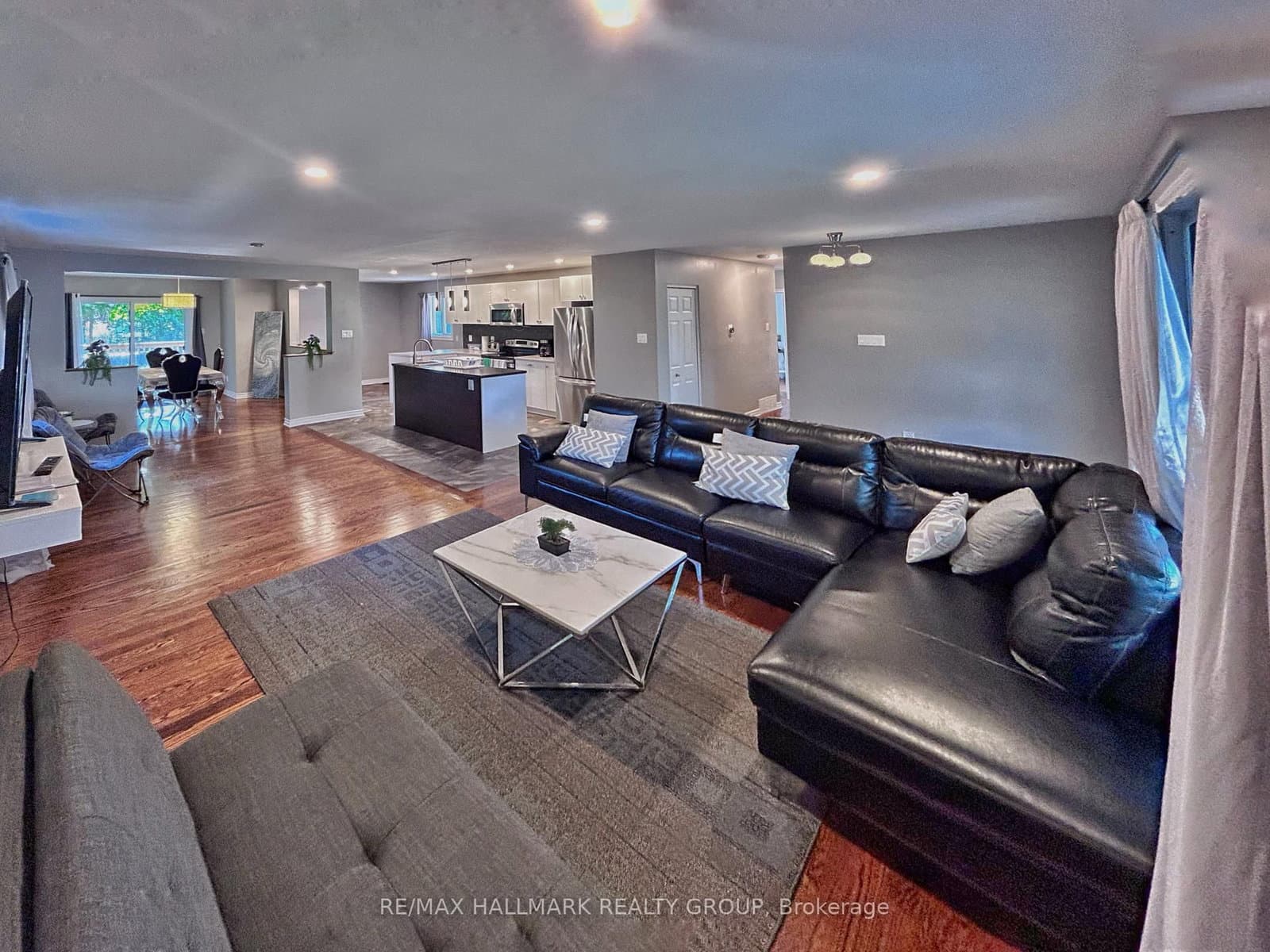 18 Forest Park Avenue, Ottawa, ON — photo 3