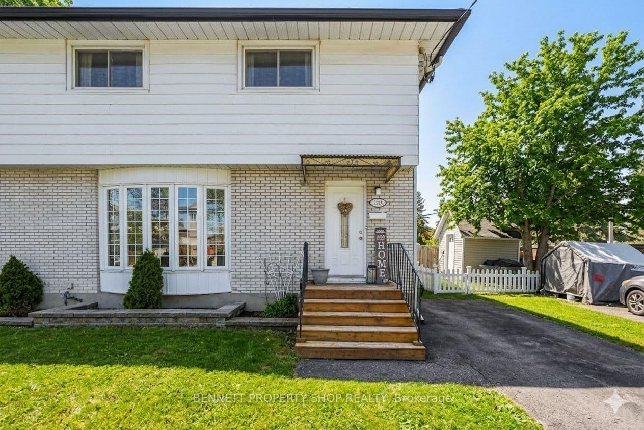 2636 Elmhurst Street, Ottawa, ON