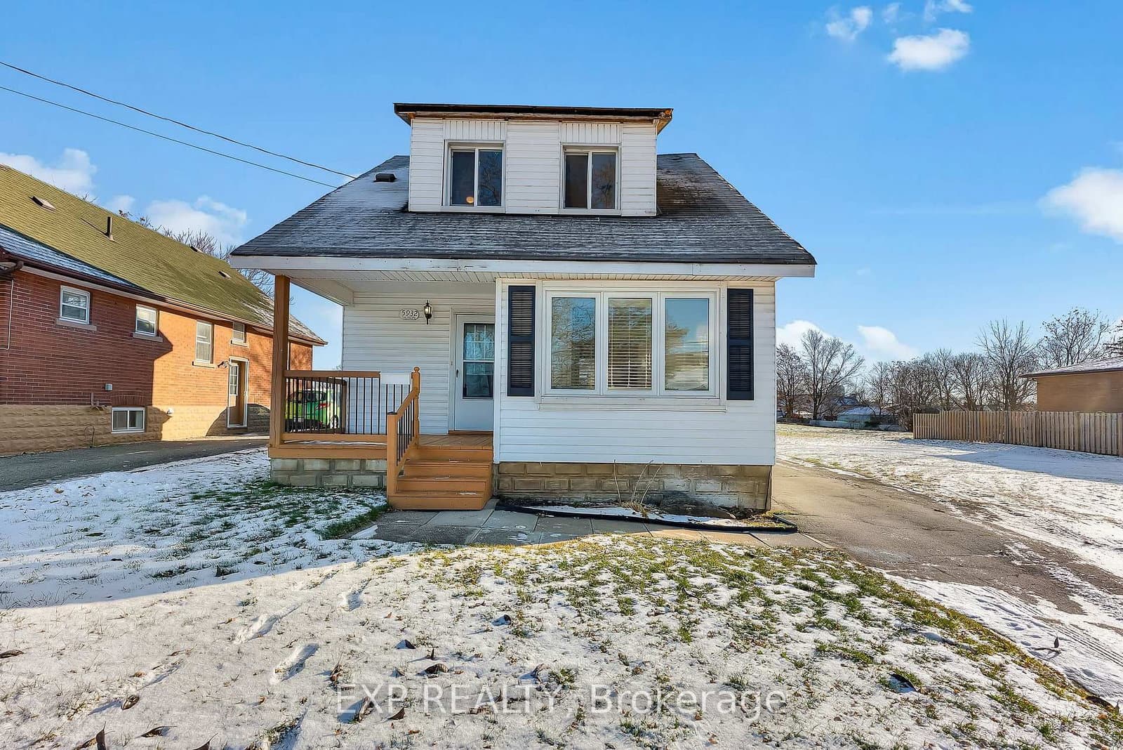 5932 Carlton Avenue, Niagara Falls, ON — photo 2