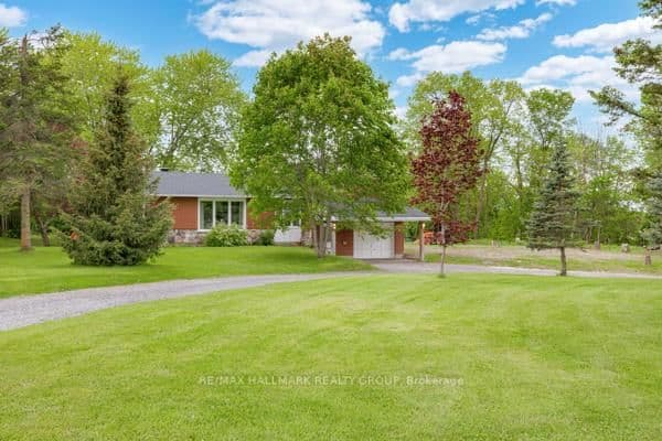 2656 Canaan Road, Sarsfield, ON — photo 2