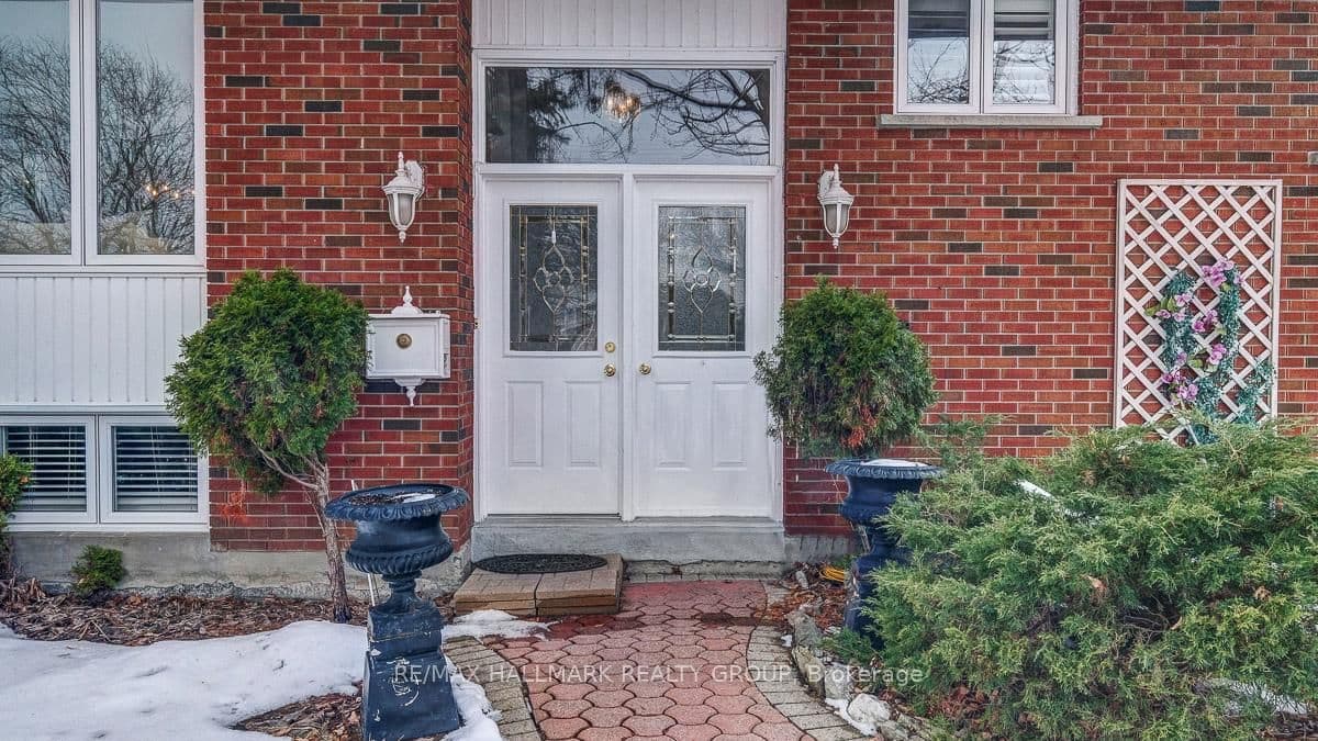 2185 Bickerton Avenue, Ottawa, ON — photo 3