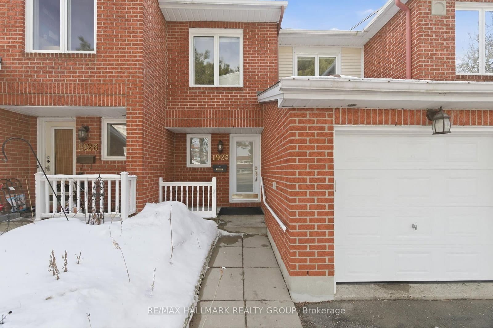 1924 ASHMONT Street, Ottawa, ON — photo 3