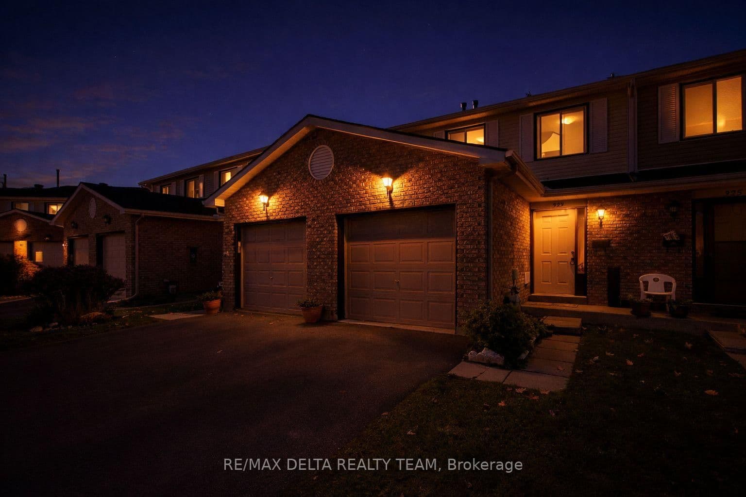 8 - 323 Monica Crescent, Ottawa, ON — photo 2