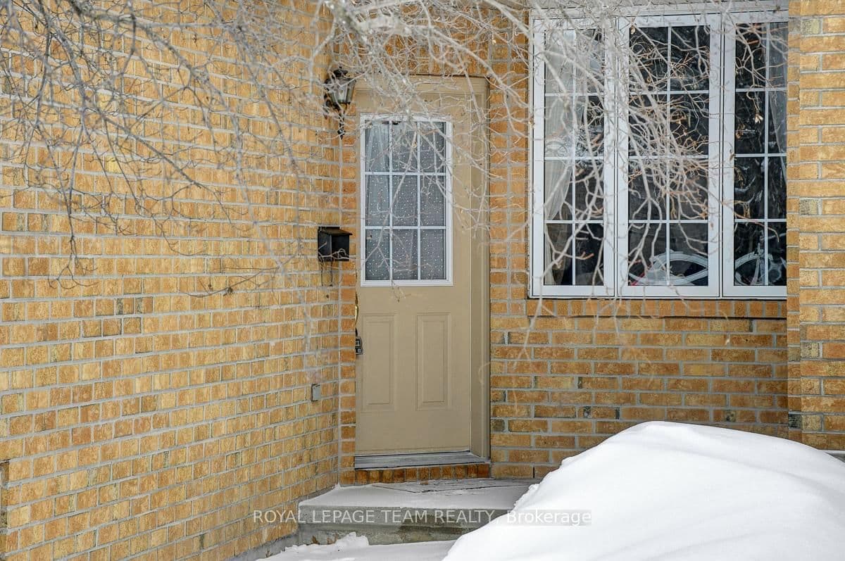 57 Cargrove Private, Ottawa, ON — photo 2
