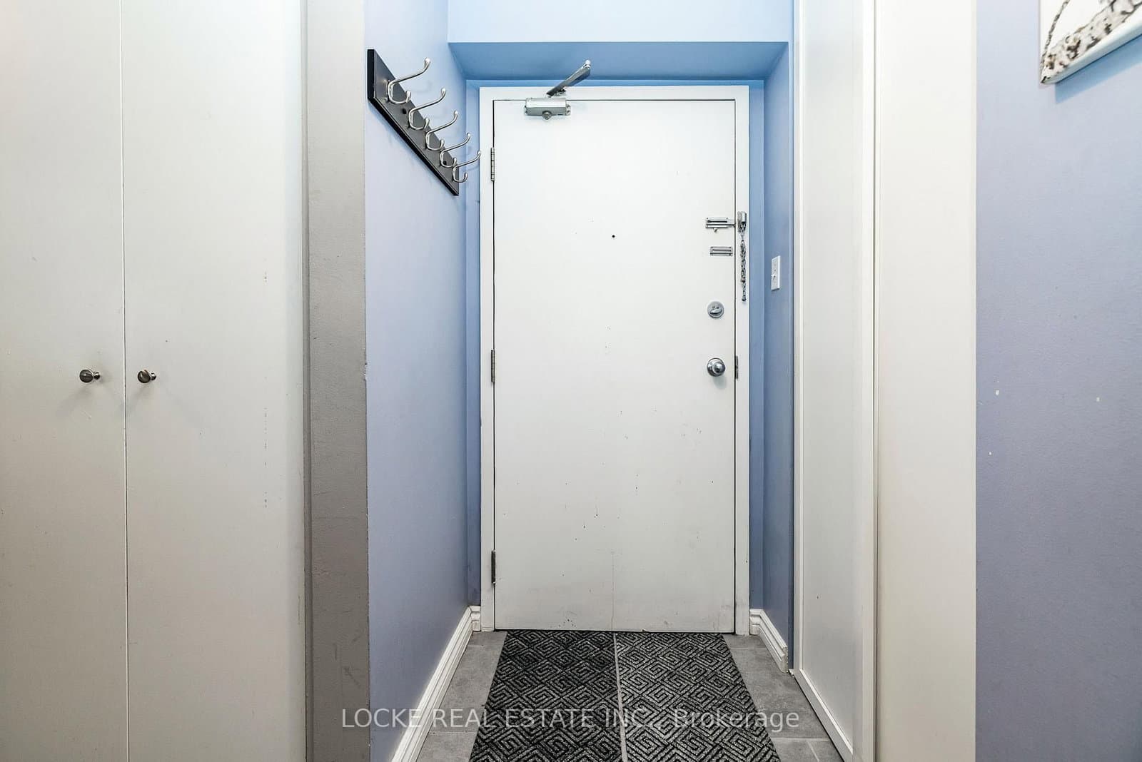 105 - 250 Brittany Drive, Ottawa, ON — photo 3