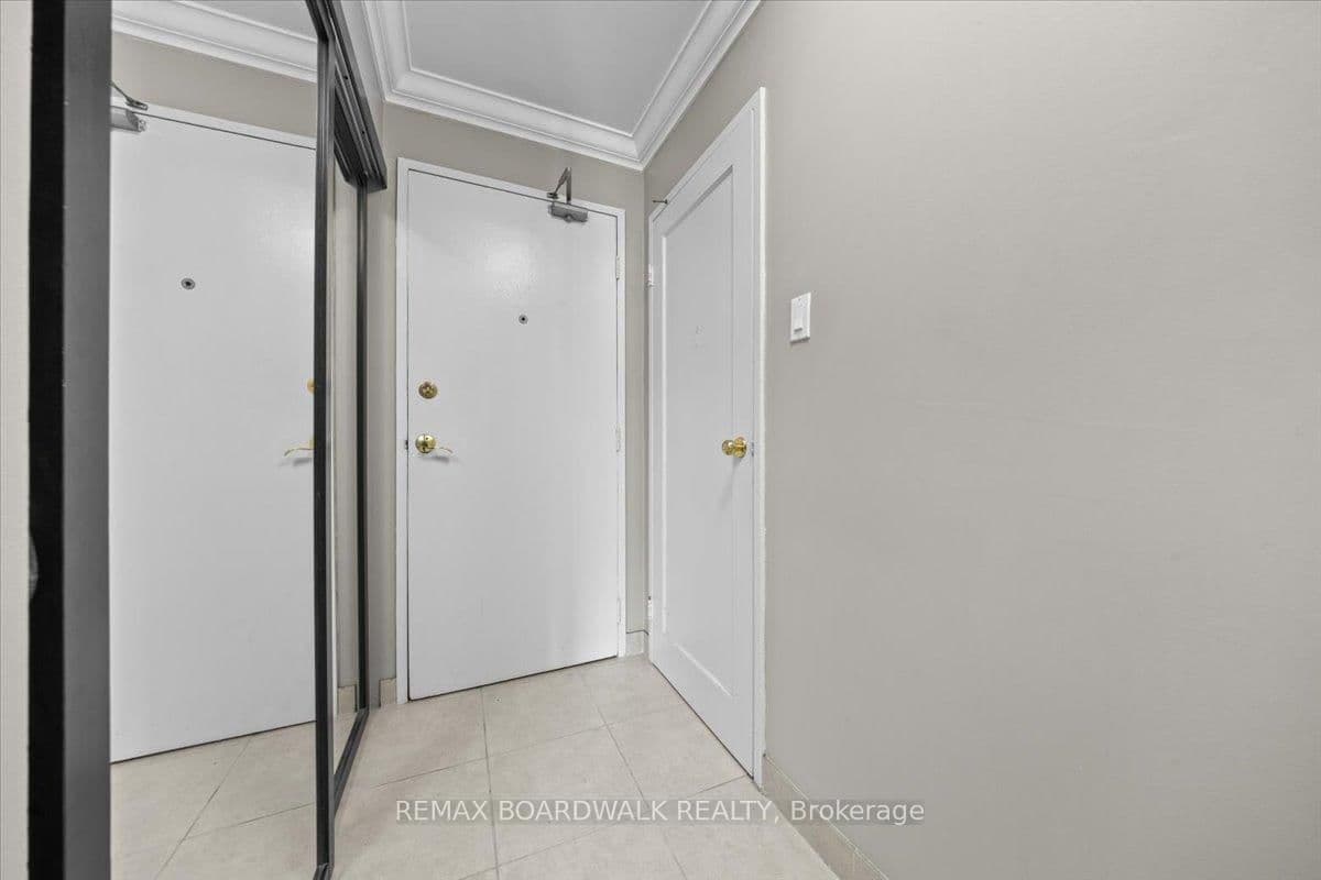 908 - 158A McArthur Avenue, Ottawa, ON — photo 3