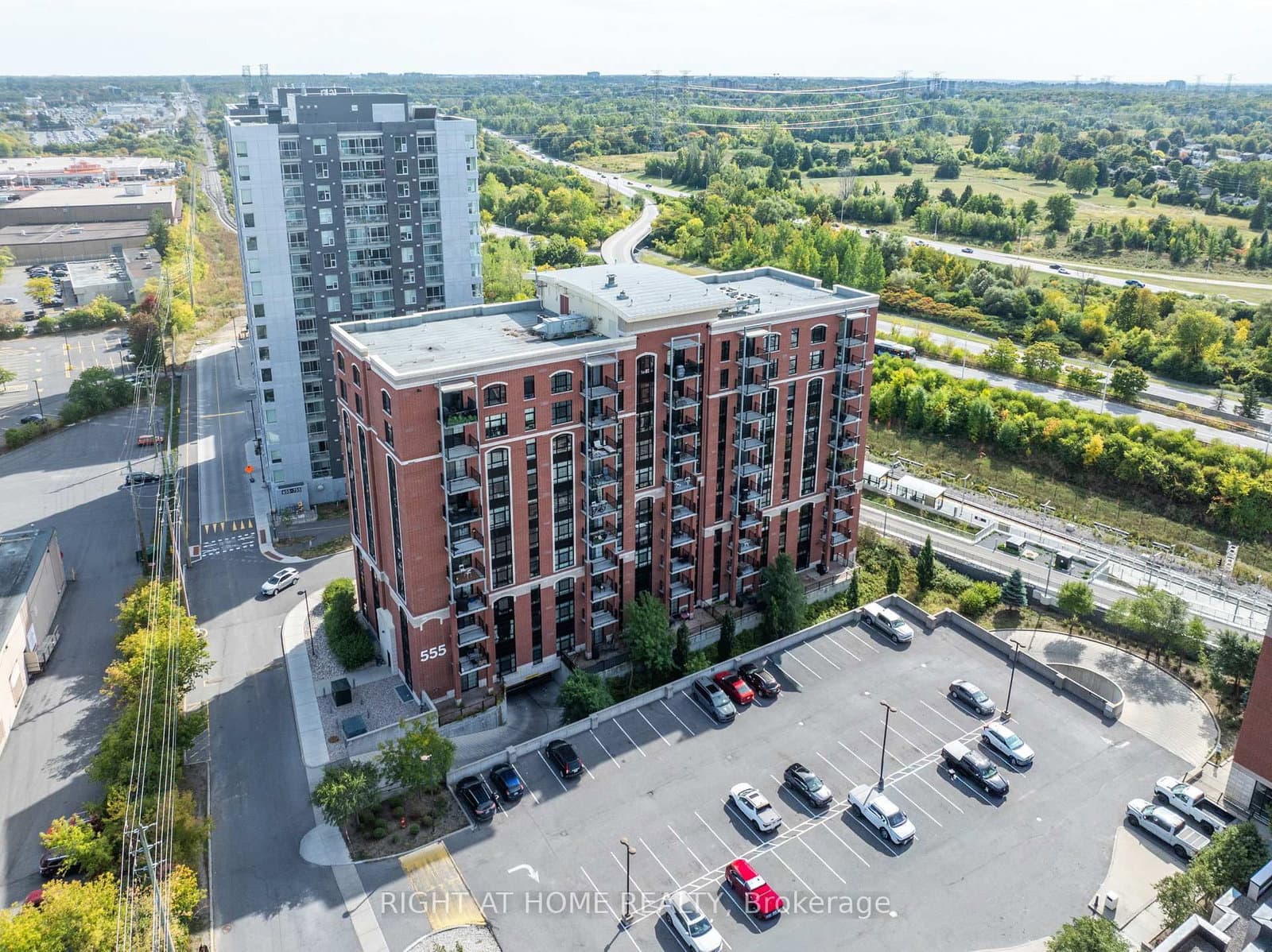 802 - 555 Anand Private, Ottawa, ON — photo 2