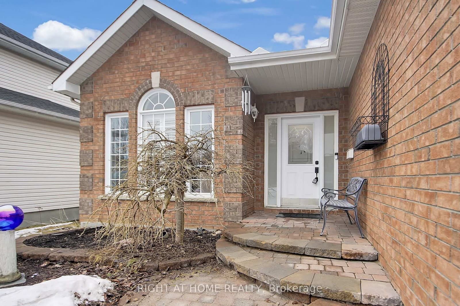 19 Cinnabar Way, Ottawa, ON — photo 2