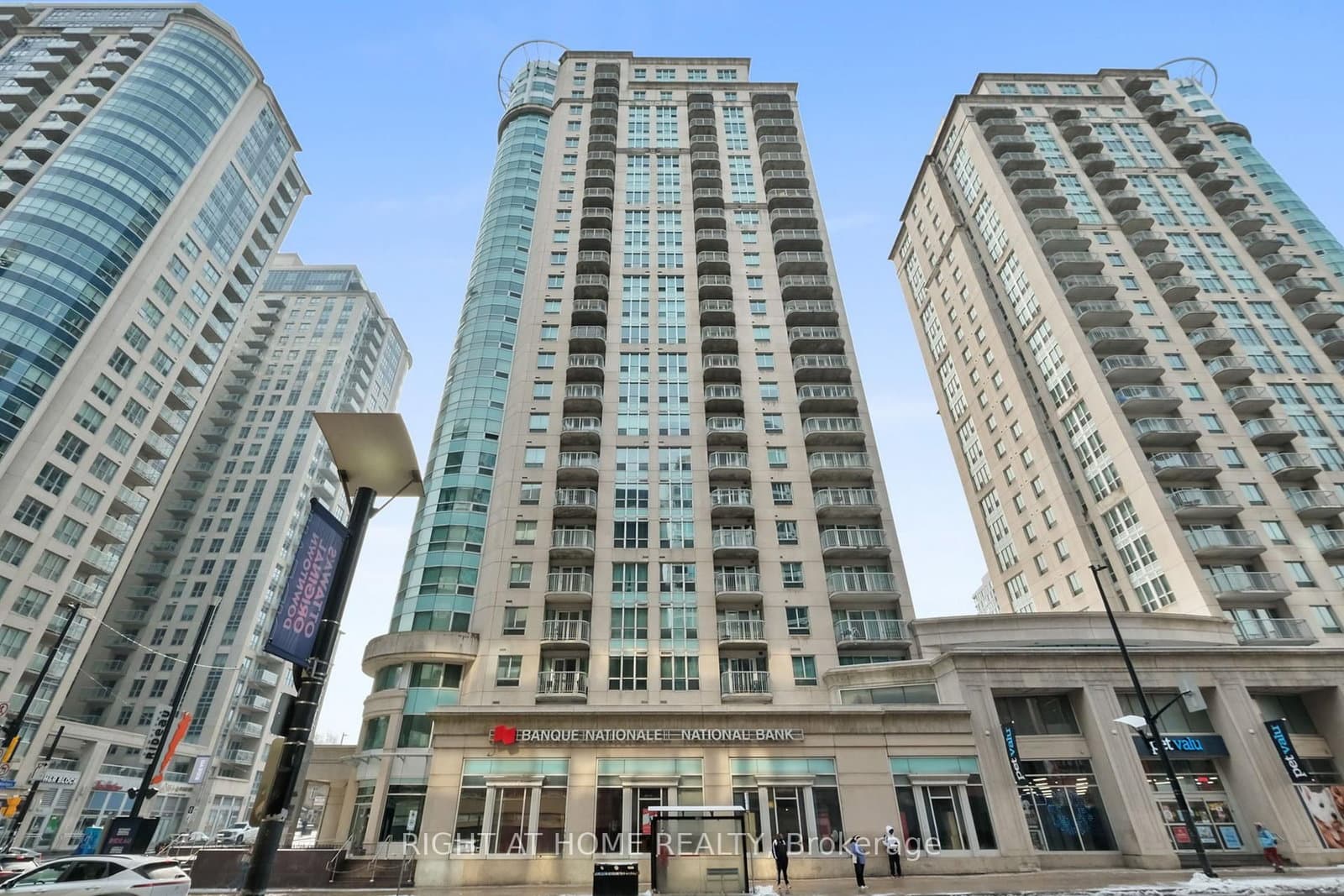 2302 - 234 Rideau Street, Ottawa, ON