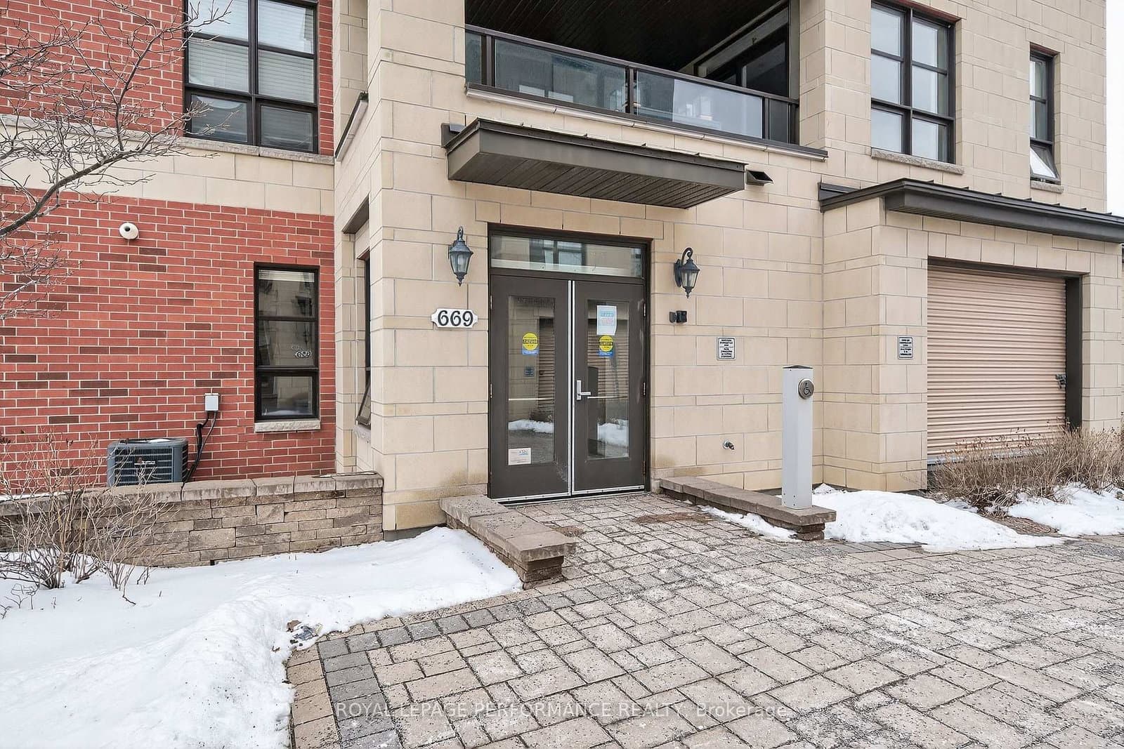305 - 669 Sue Holloway Drive, Ottawa, ON — photo 3