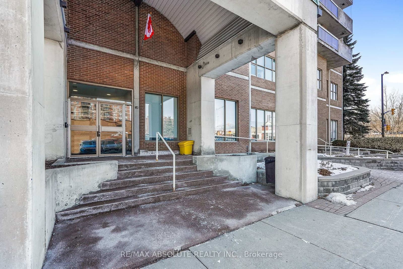 607 - 200 Lafontaine Avenue, Ottawa, ON — photo 2