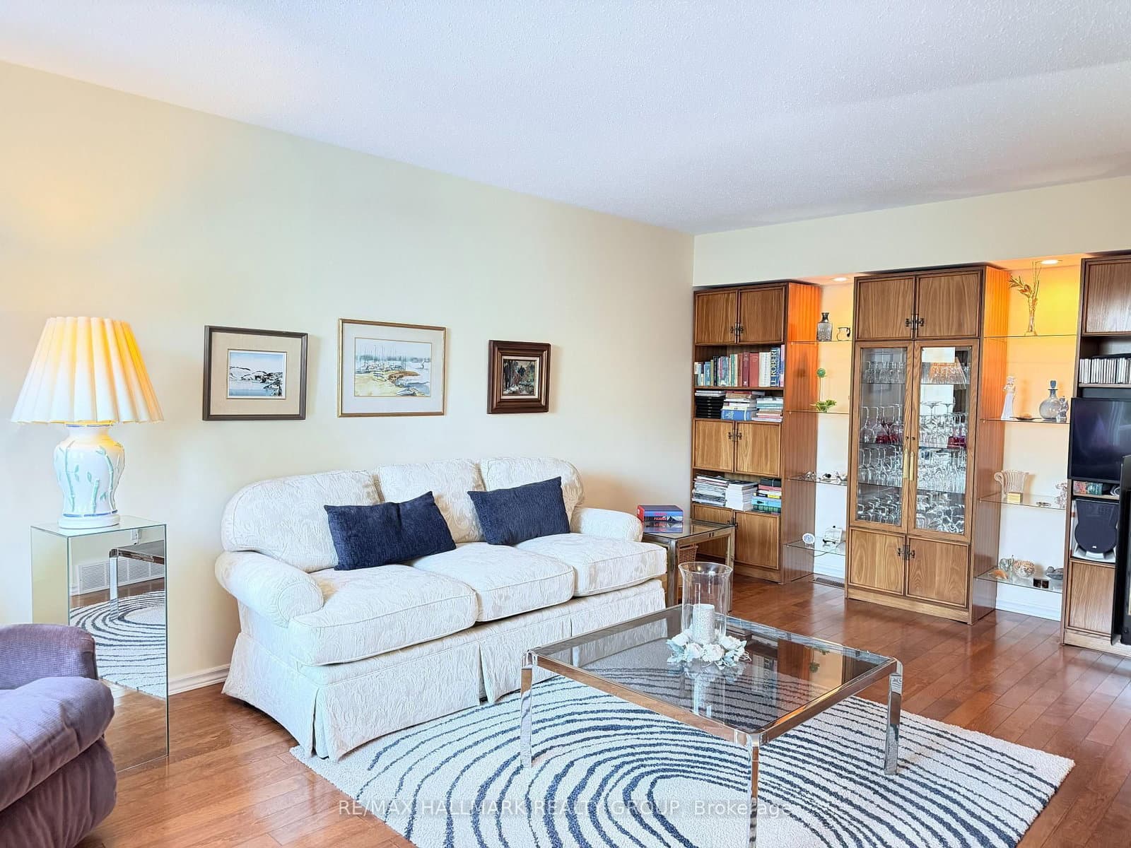 8 - 837 Eastvale Drive, Ottawa, ON — photo 3