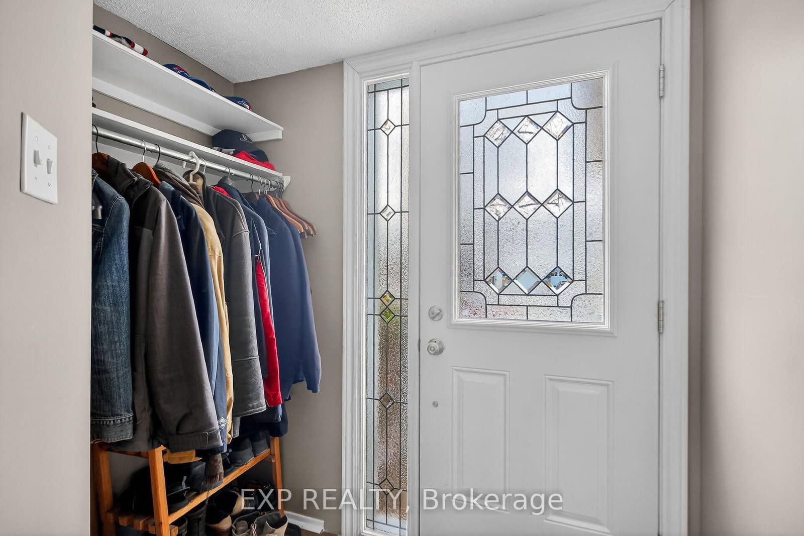 43 Hummingbird Crescent, Ottawa, ON — photo 3