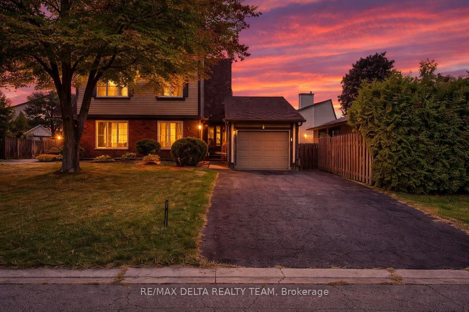 427 Mockingbird Drive, Orleans, ON