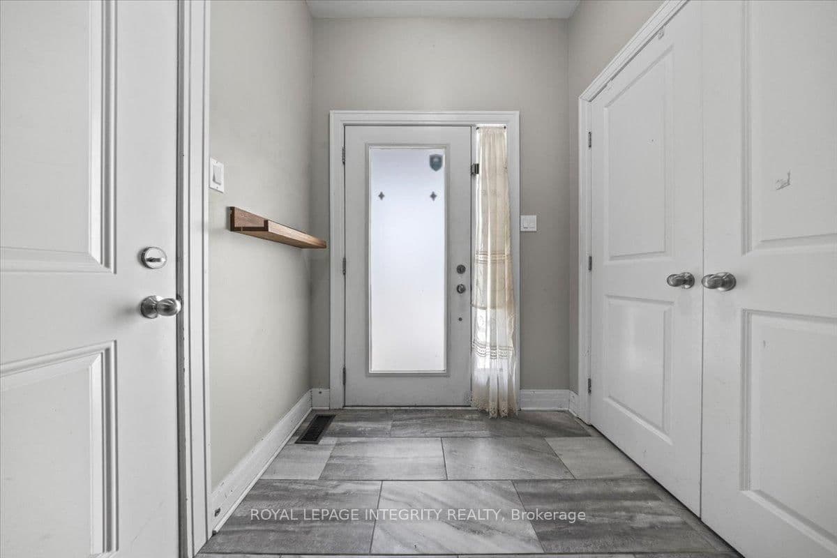 154 Woodhurst Crescent, Stittsville, ON — photo 3