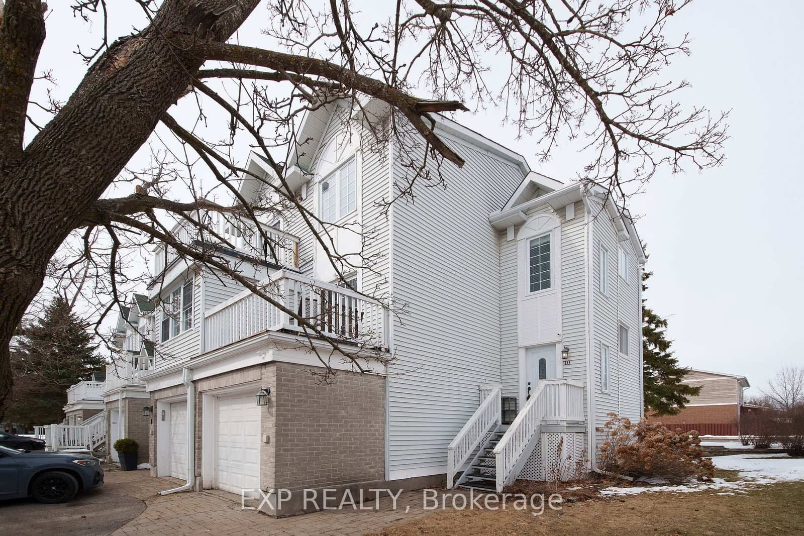10 Castlegreen Private, Ottawa, ON — photo 2