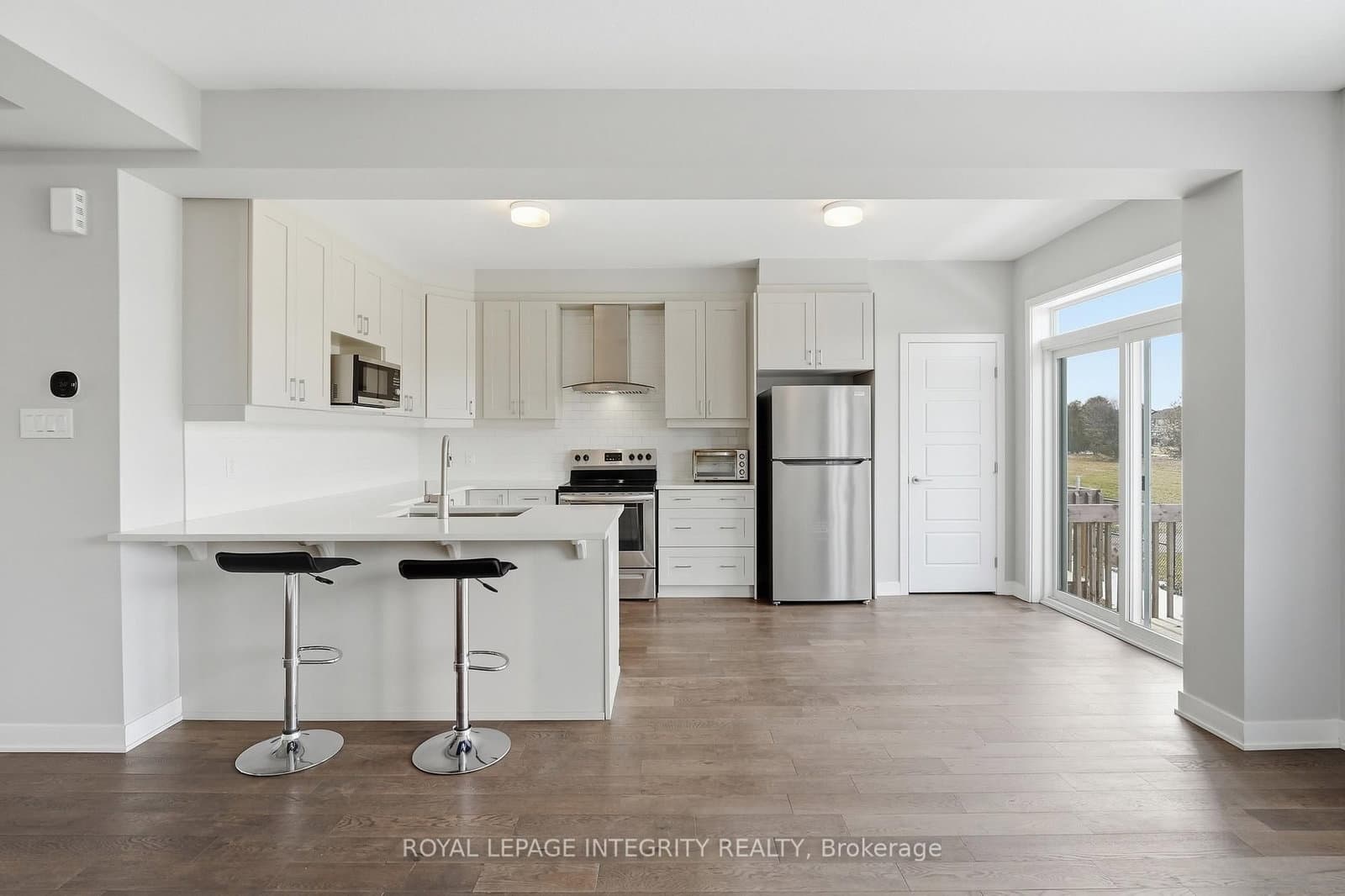 2084 Winsome Terrace, Orleans, ON — photo 2