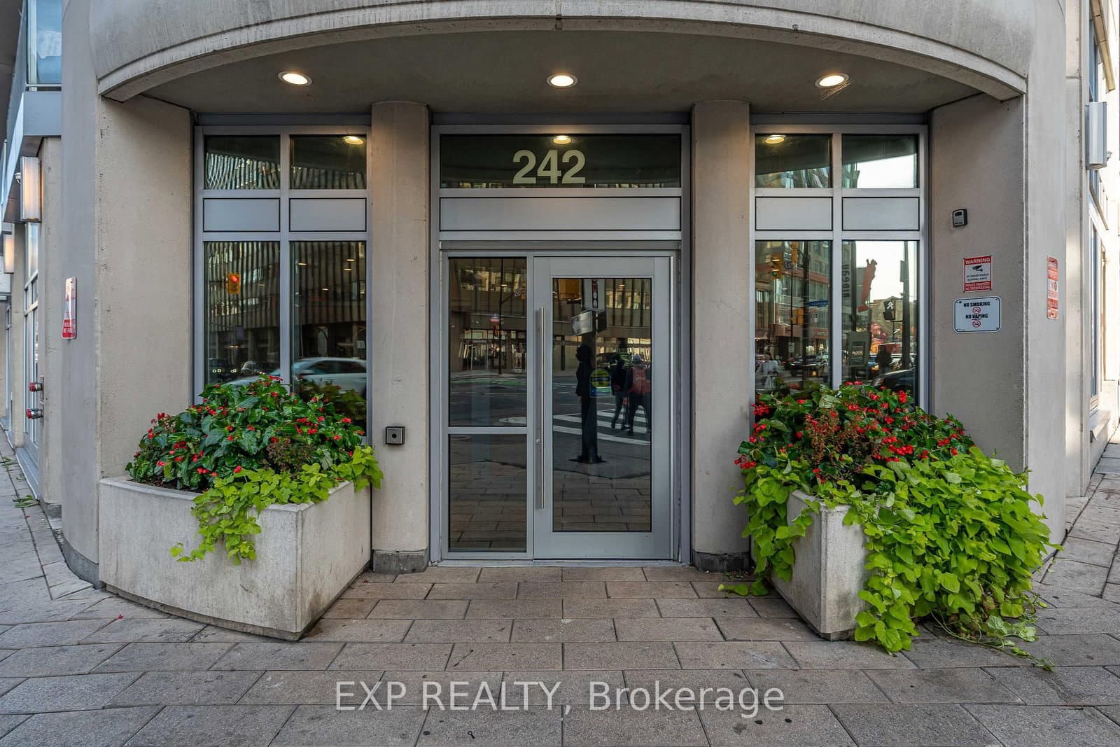 2308 - 242 RIDEAU Street, Ottawa, ON — photo 3