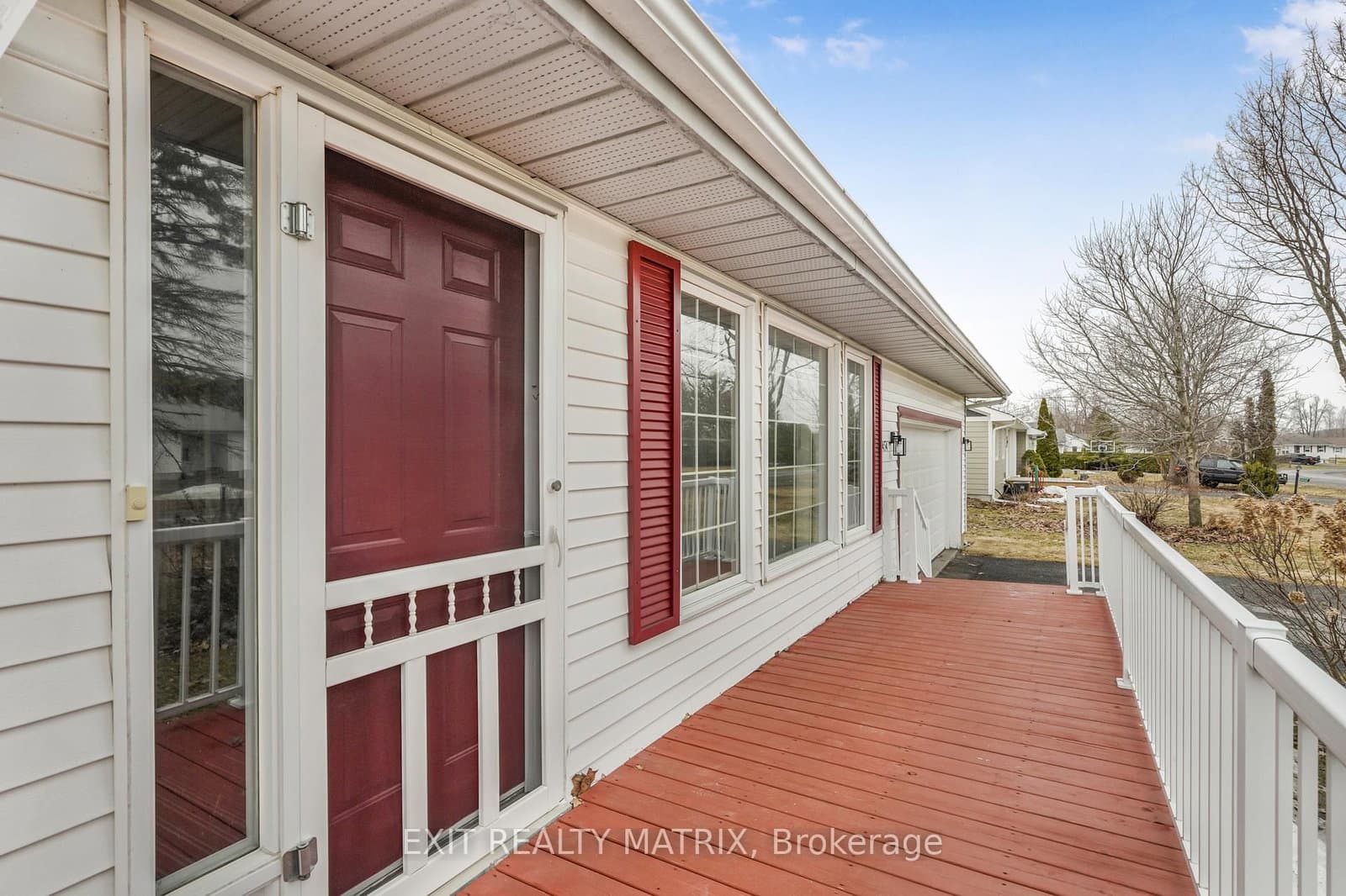 6454 Waterbury Lane, North Gower, ON — photo 3