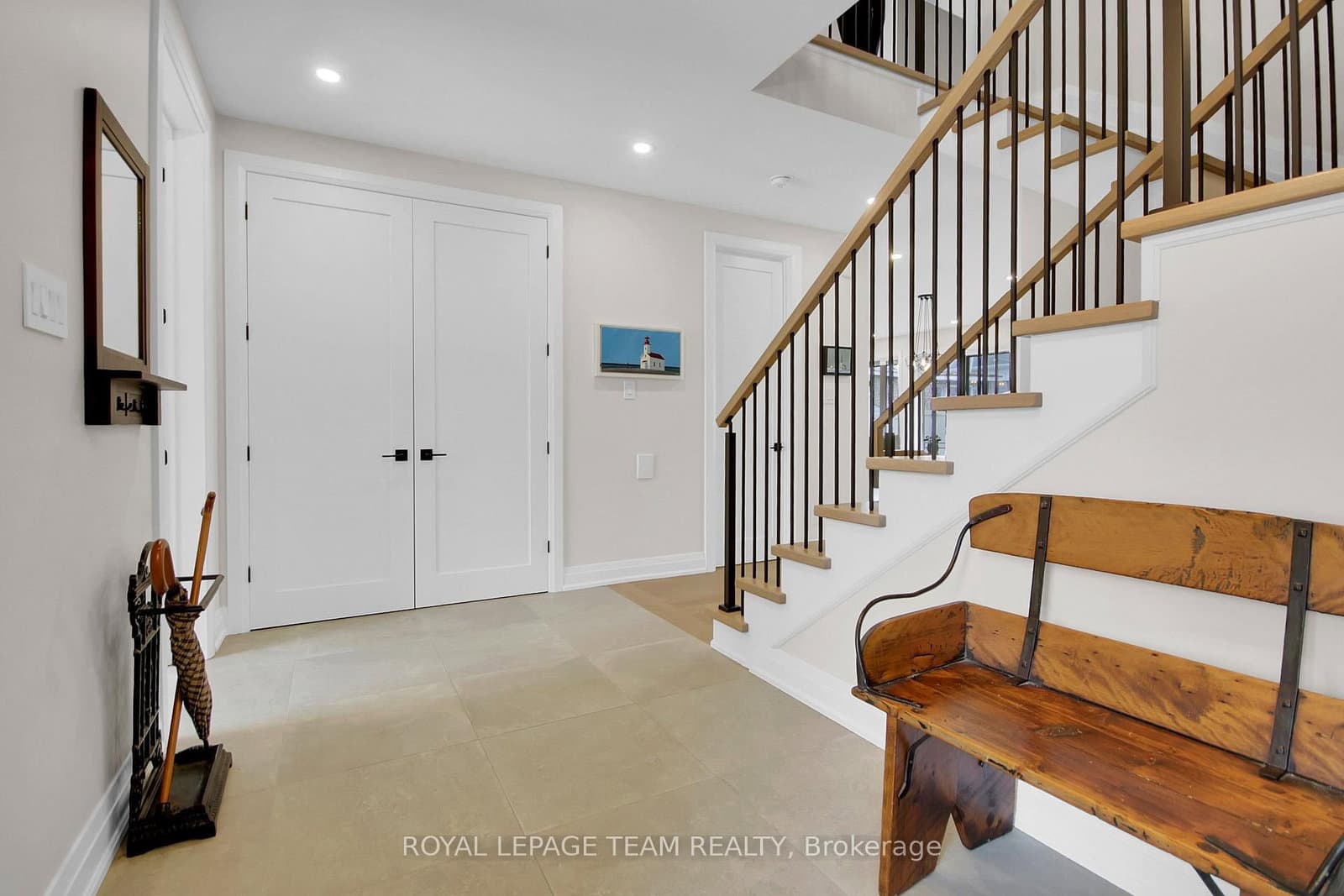 62 Rossland Avenue, Ottawa, ON — photo 2