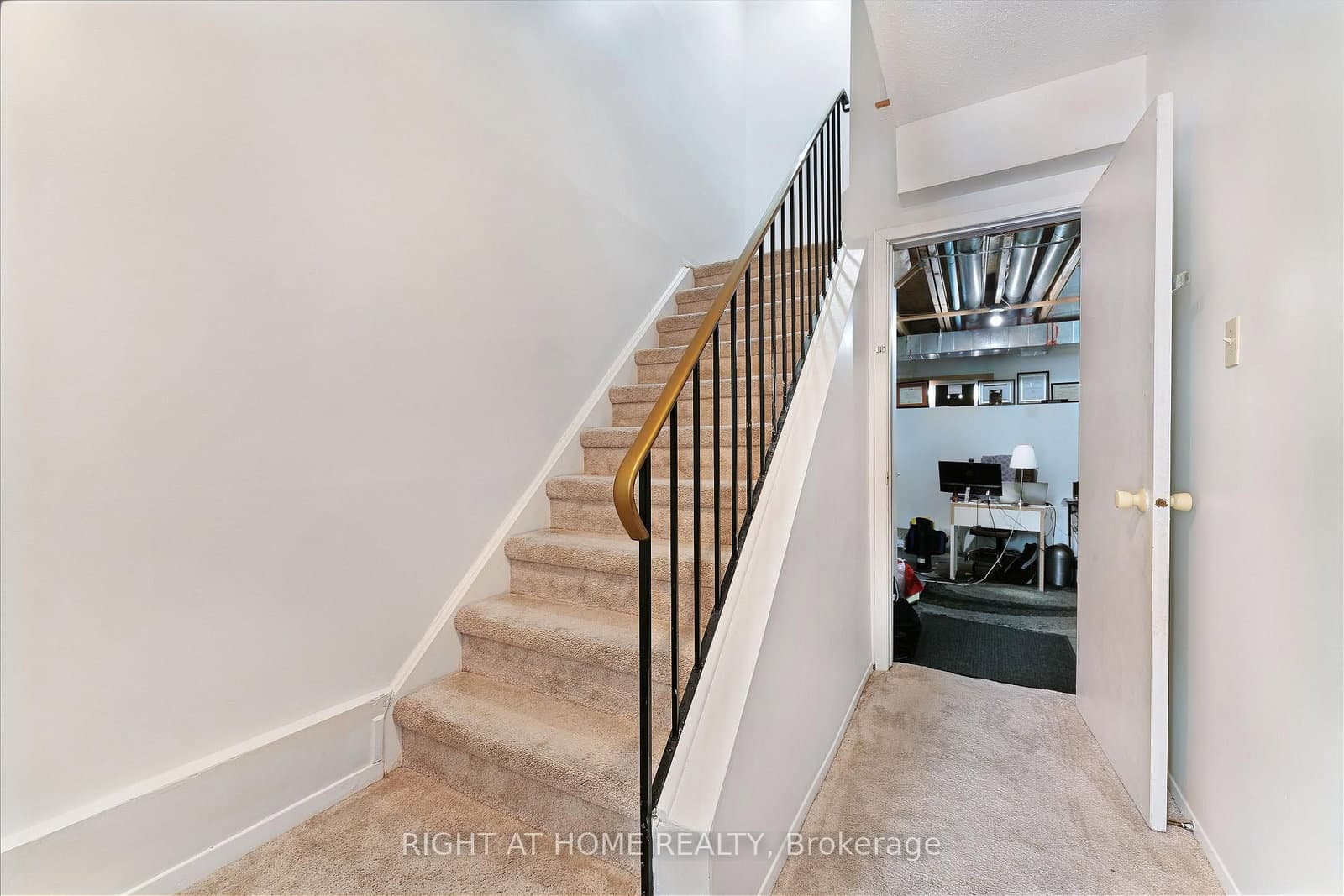22 ALMOND Lane, Kanata, ON — photo 3