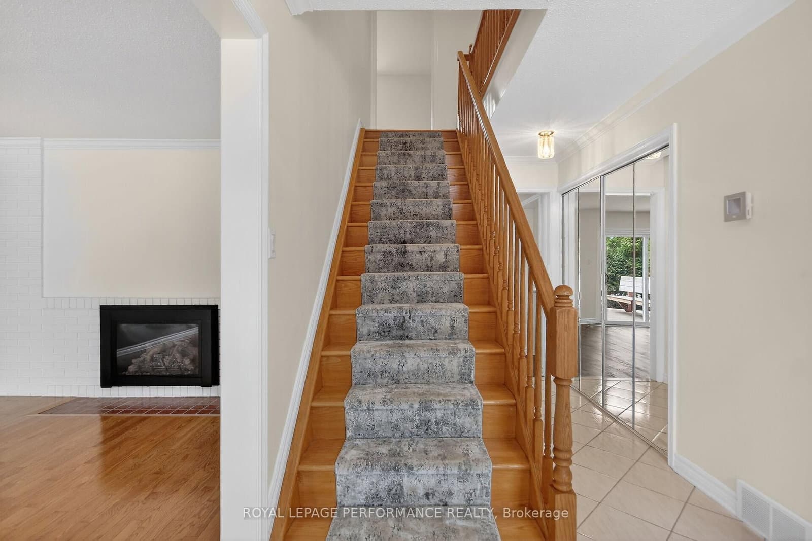 15 Hallowell Court, Ottawa, ON — photo 3