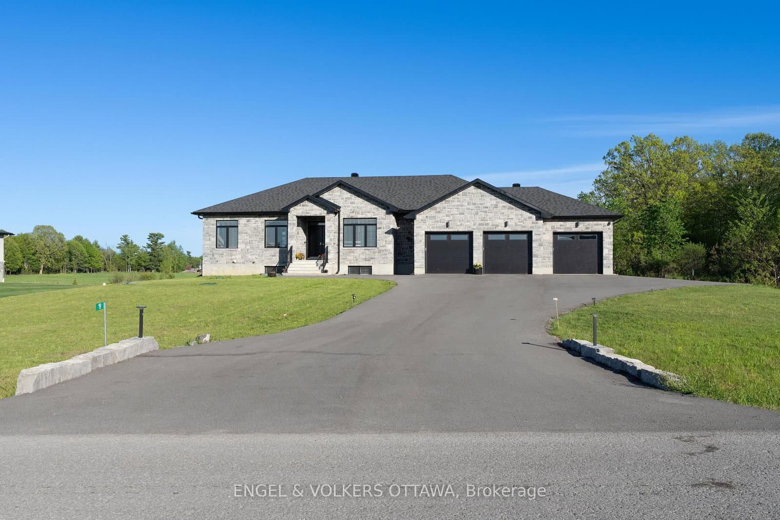 19 Synergy Way, Ottawa, ON