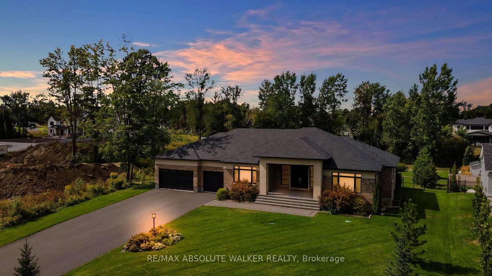 700 Mcmanus Avenue, Manotick, ON