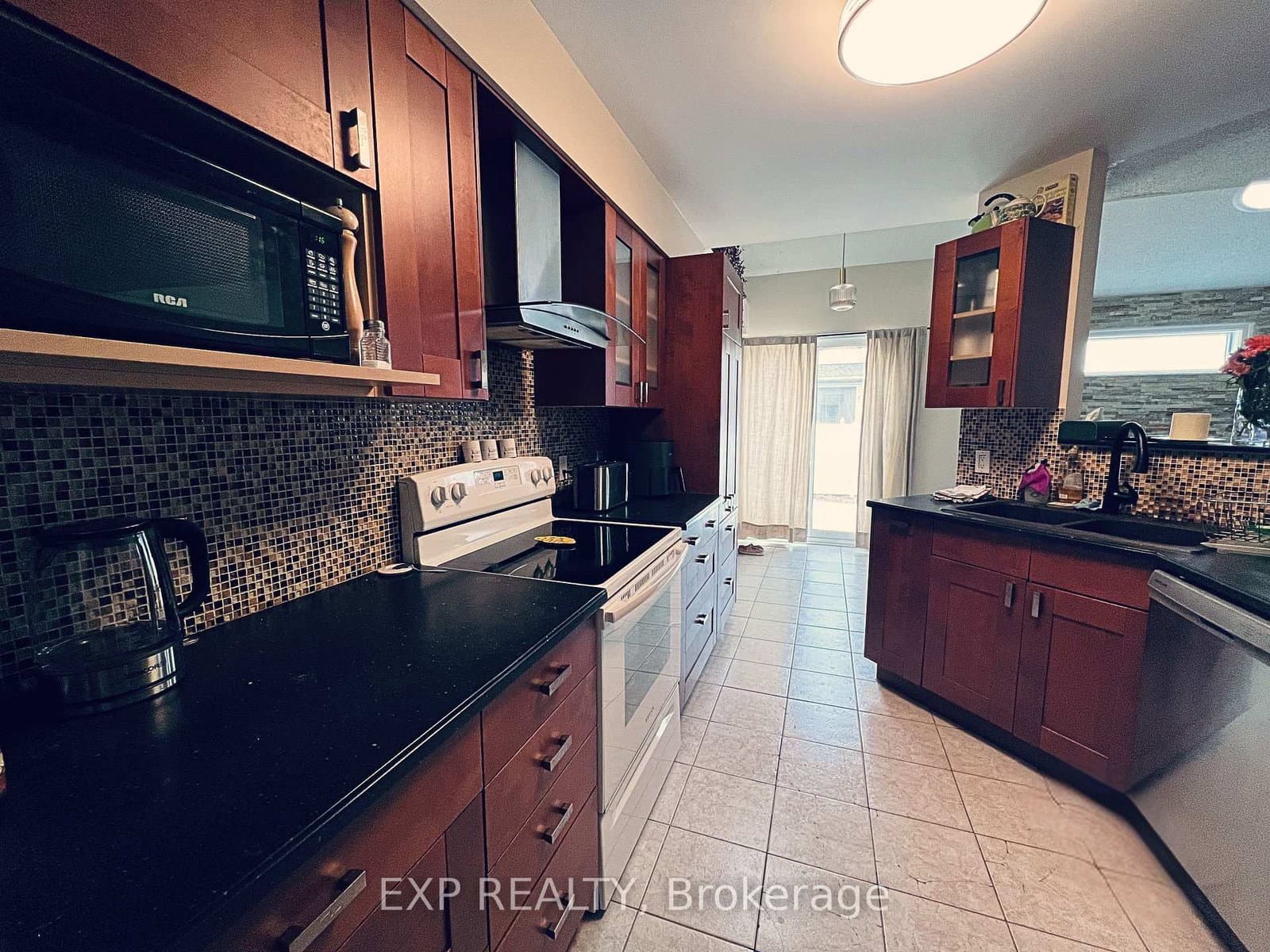 1741 Jobin Crescent, Gloucester, ON — photo 2