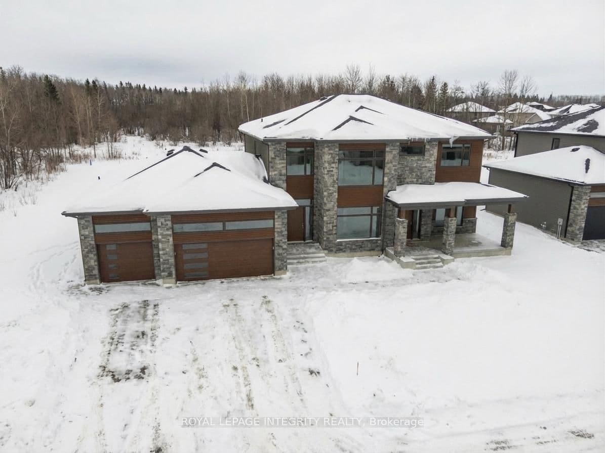 671 Ballycastle Crescent, Ottawa, ON
