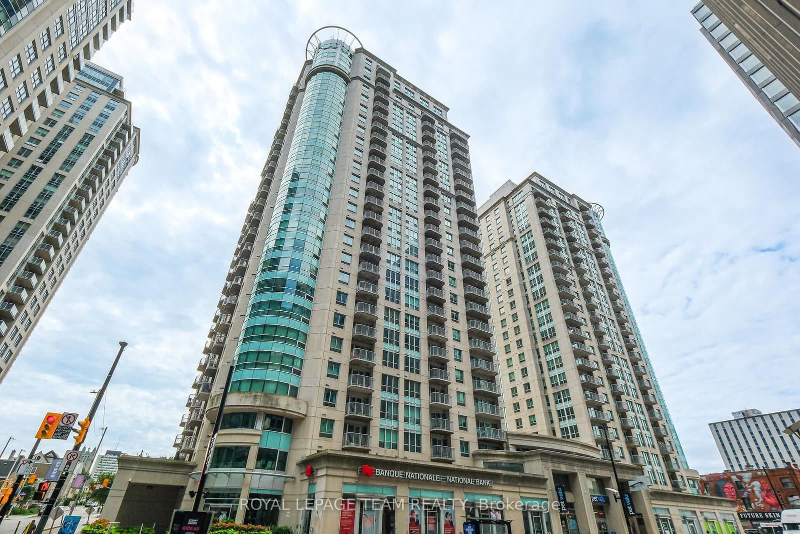 1904A - 234 RIDEAU Street, Ottawa, ON — photo 2