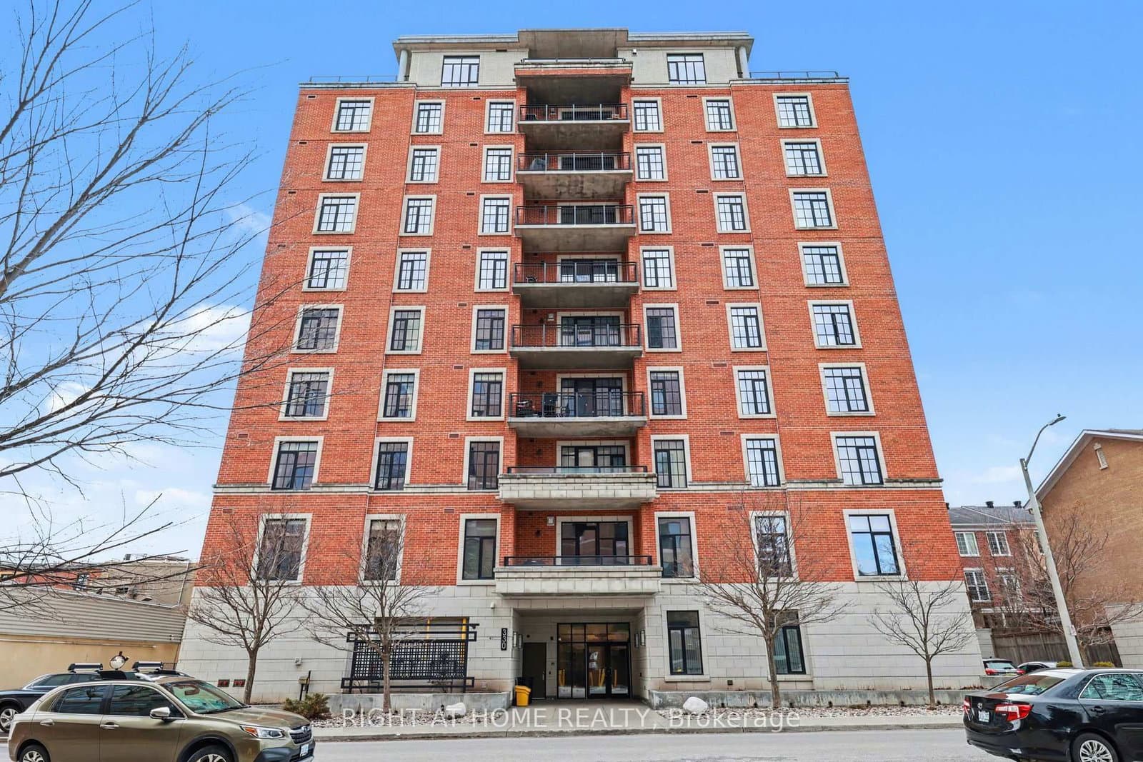 810 - 330 Loretta Avenue, Ottawa, ON