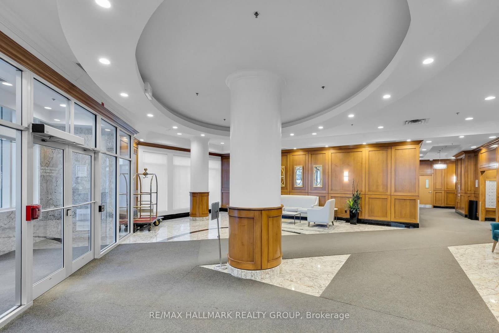 803 - 242 Rideau Street, Ottawa, ON — photo 3