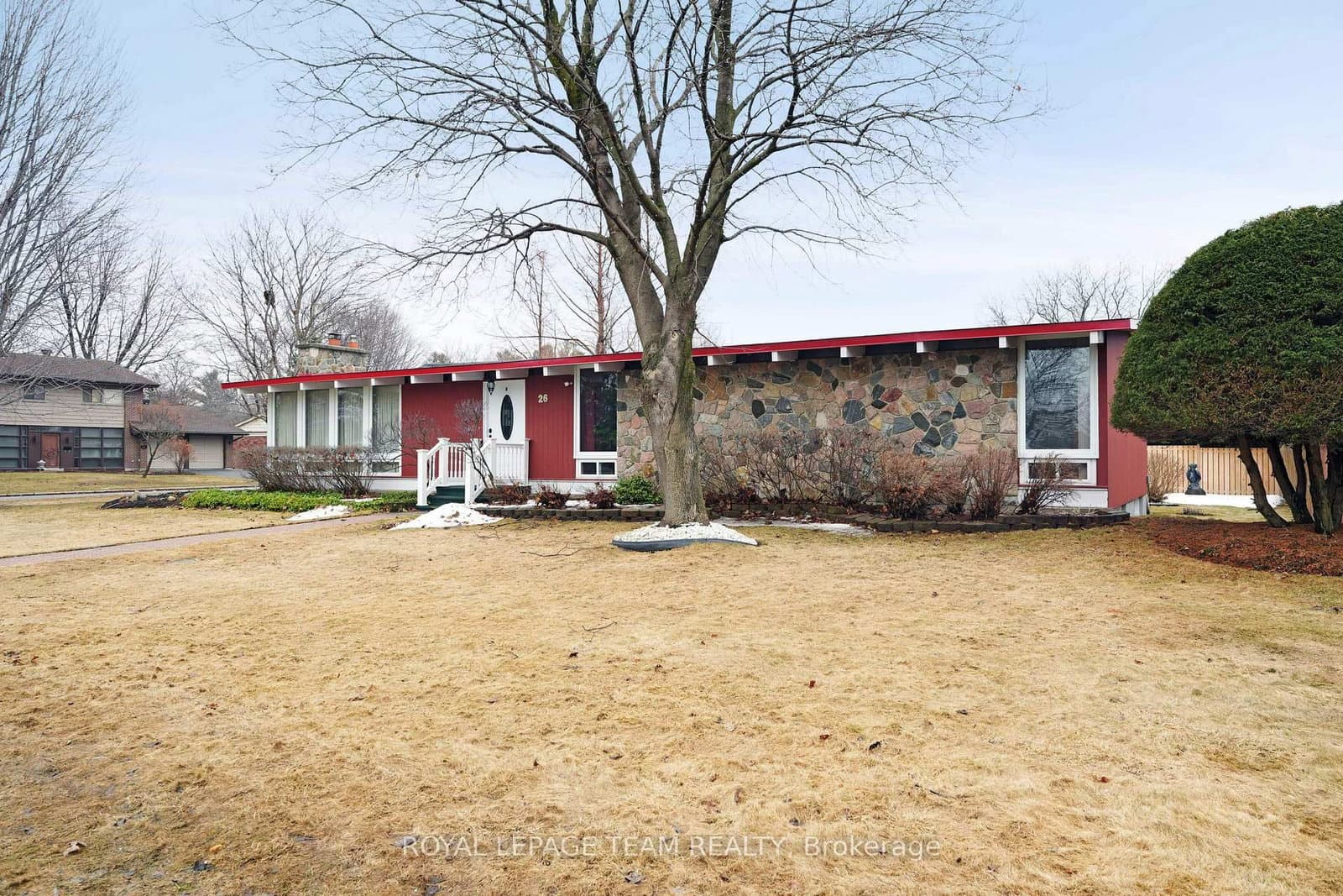 26 Nanaimo Drive, Ottawa, ON — photo 2