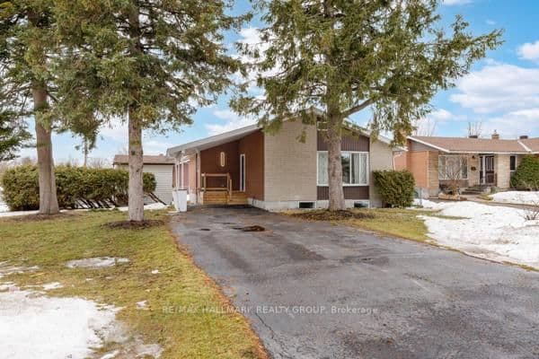 26 Spring Garden Avenue, Ottawa, ON