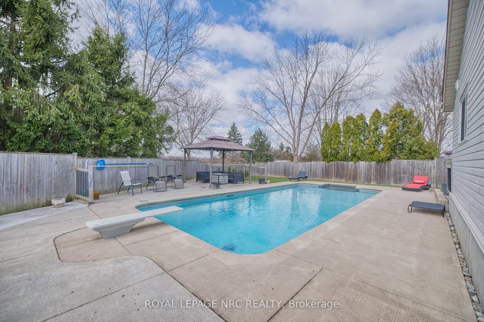 16 Leonard Drive, St. Catharines, ON — photo 3