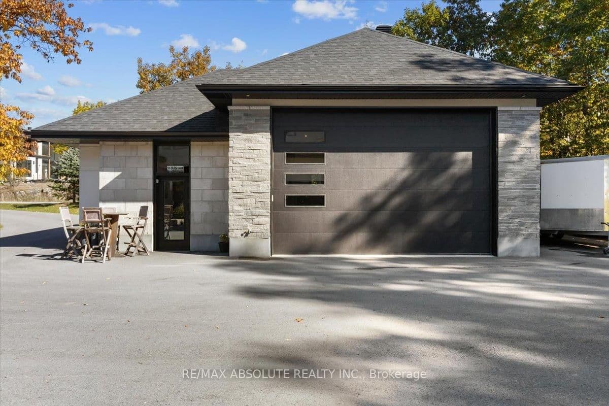 131 Cherryhill Drive, Carp, ON — photo 5