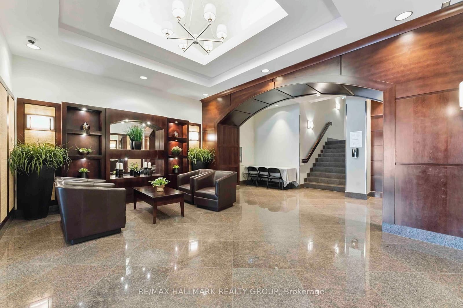 204 - 200 Besserer Street, Ottawa, ON — photo 3