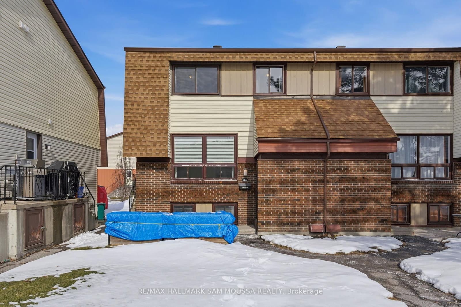 B - 25 Woodvale Green, Ottawa, ON