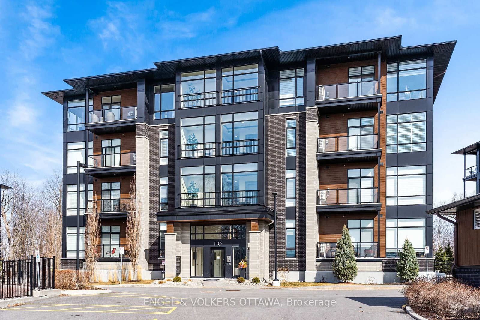 402 - 110 Cortile Private, Ottawa, ON