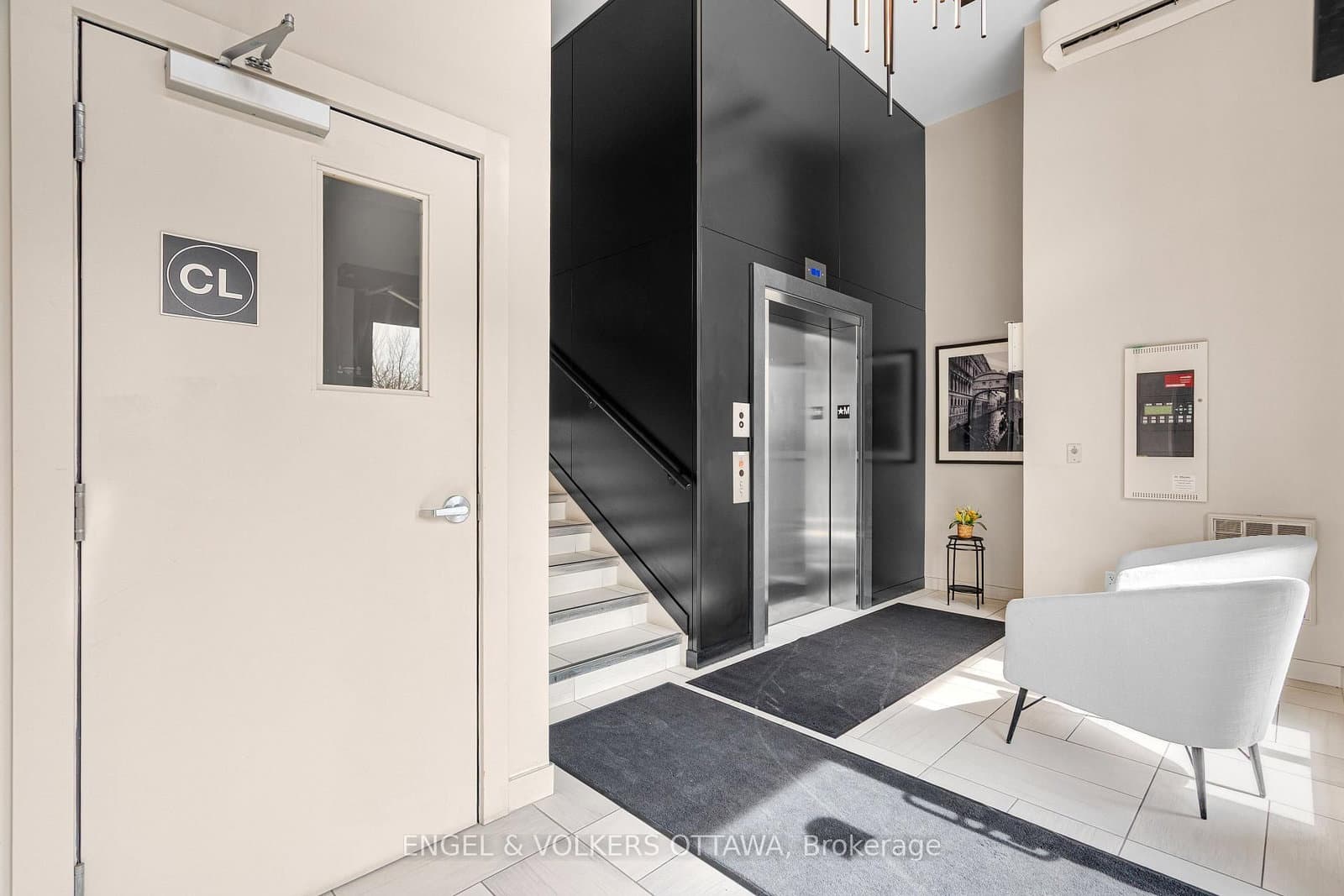 402 - 110 Cortile Private, Ottawa, ON — photo 3