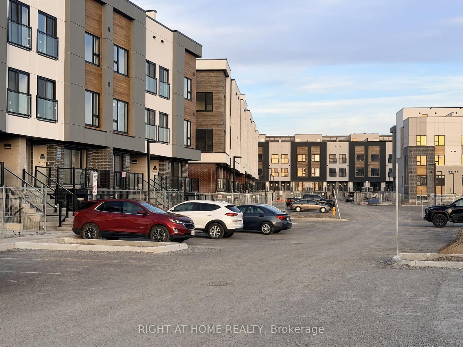 301A - 16 Melbourne Avenue, St. Catharines, ON — photo 2