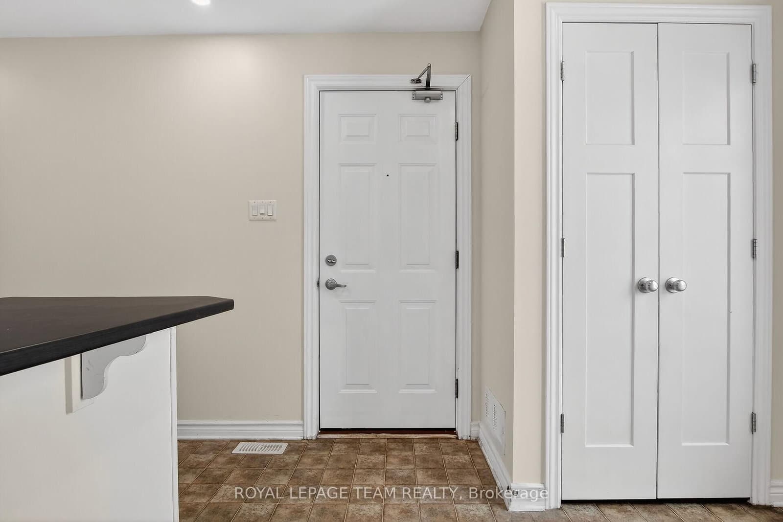 627B Chapman Mills Drive, Ottawa, ON — photo 3