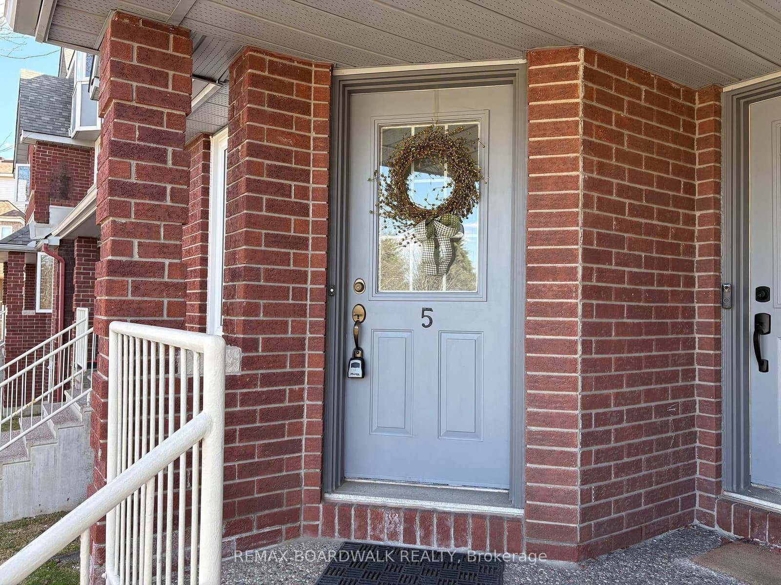 5 Briston Private, Ottawa, ON — photo 2