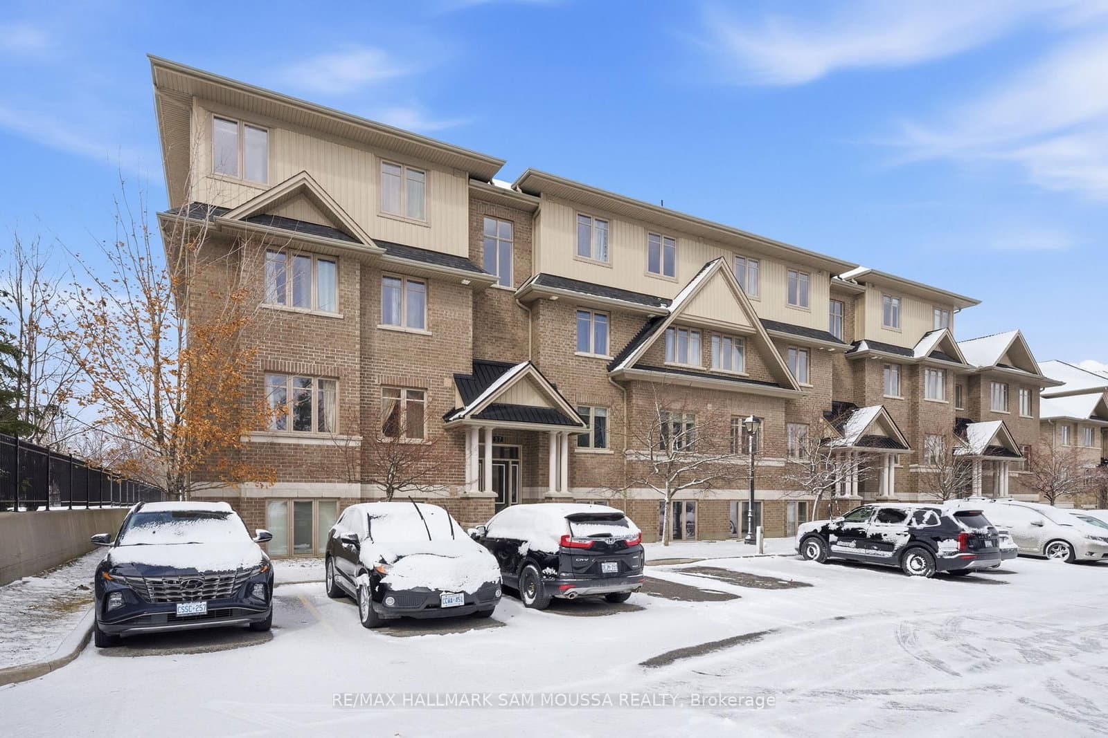 C - 57 Tayside Private, Ottawa, ON — photo 2