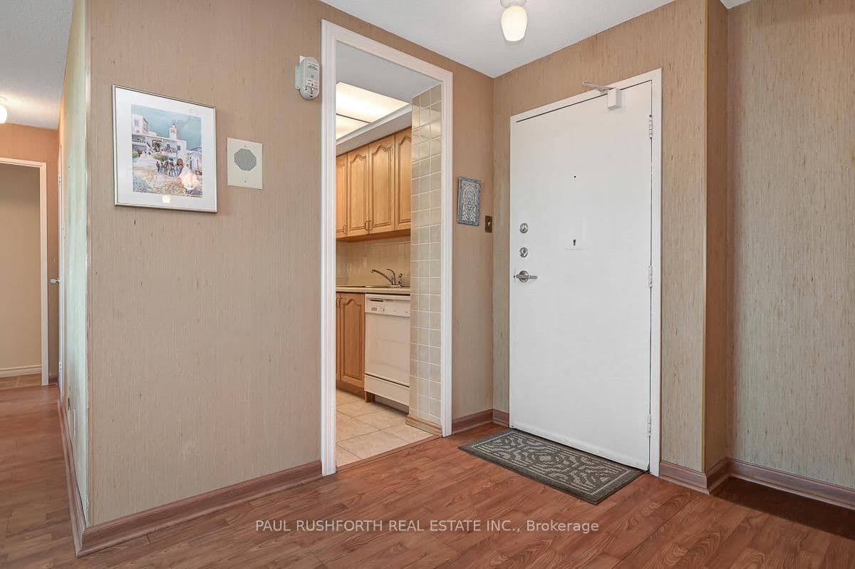 PH7 - 555 Brittany Drive, Ottawa, ON — photo 3